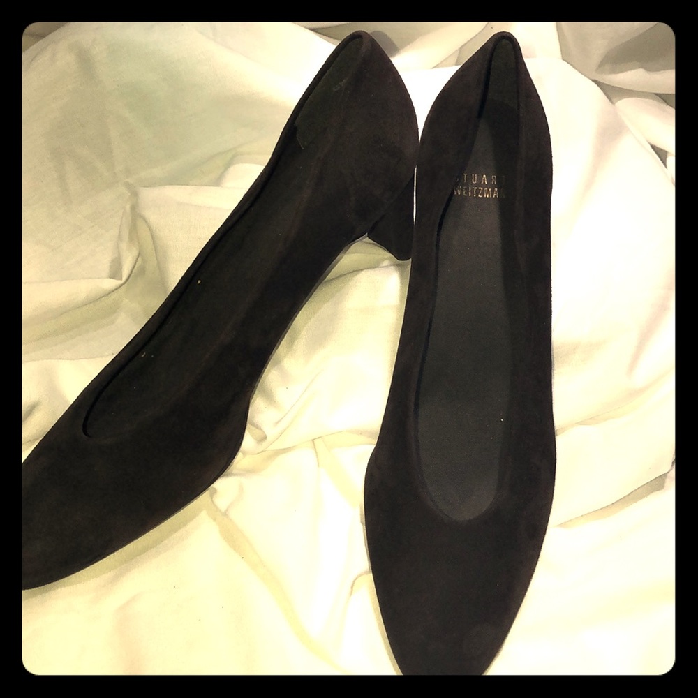 Stuart Weiztman Timeless Brown Suede Pumps